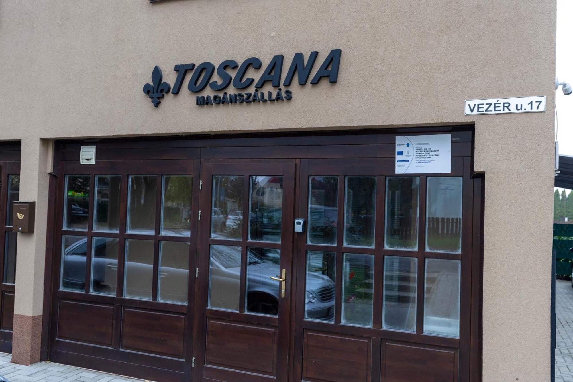 Toscana Debrecen Eksteriør billede